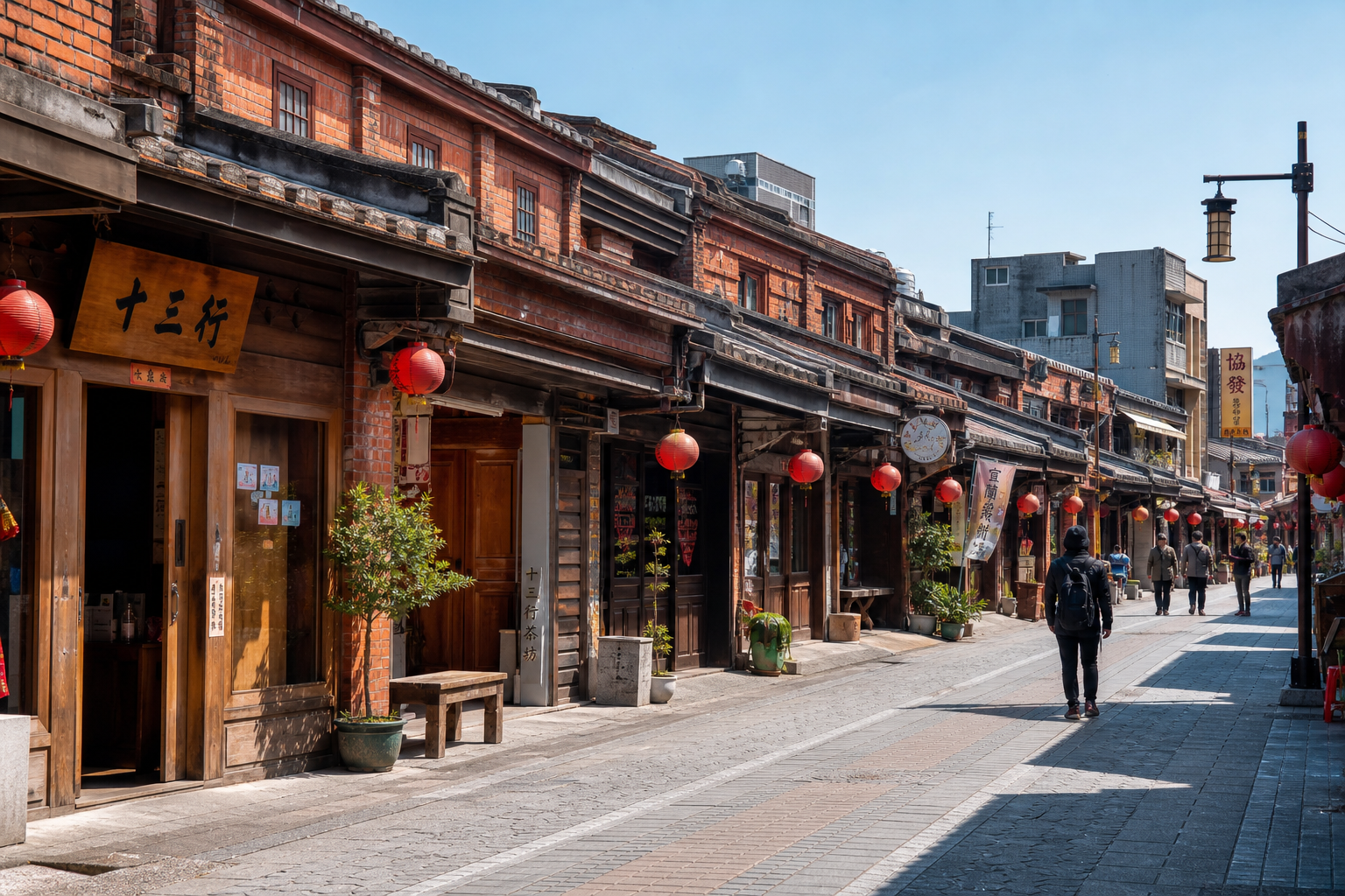 頭城老街：紅磚老建築與傳統燈籠，開蘭第一城的歷史韻味（情境示意圖）